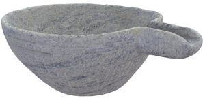 وعاء من الحجر اللين يعود إلى العصر الحديدي