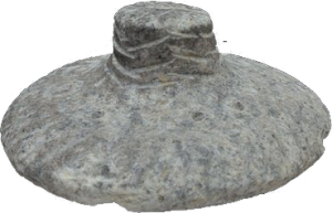 غطاء دائري  من حجر الطلق يعود إلى العصر البرونزي