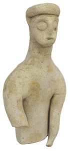 تمثال رجل  يرتدي عمامة يعود لفترة ما قبل الإسلام