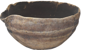 وعاء فخاري من العصر الحديدي