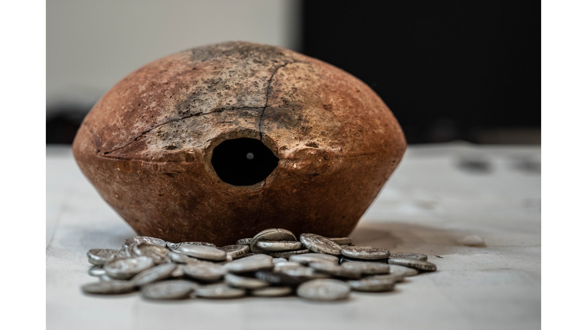 Mleiha “discloses its silver coin treasures”